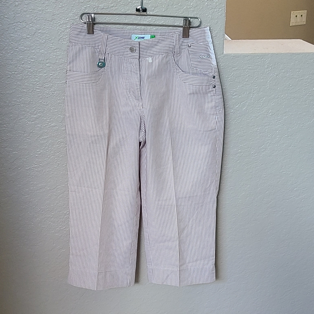 Daily Sports XDS Golf Shorts Knee Length Capri Pants Khaki & White Stripe Size 4